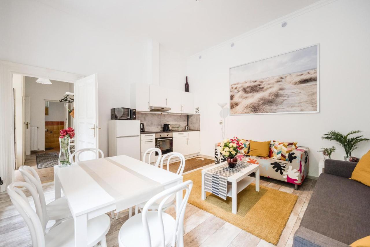 Lavender Apartment Budapest Exteriör bild